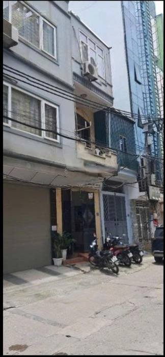 Cho thuê nhà Phố Giải Phóng, 3 tầng x 45m2, 3PN, 3 WC, 12 Triệu - Ảnh chính